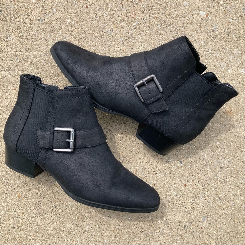 Aerosoles Cross Out all season ankle booties - like new!!